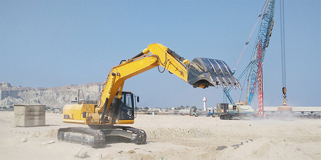 Factory Straight Through CE Certification 25 Tons Crawler Excavator
