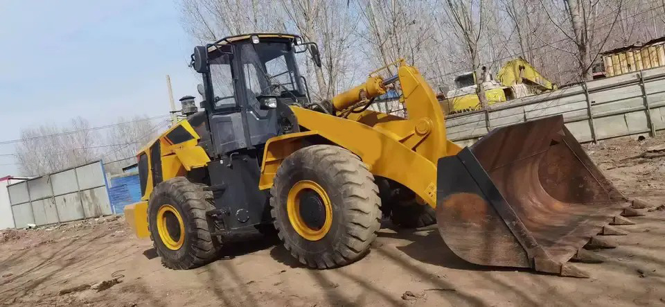 China Large Cost 6ton Wheel Loader for Sale with High Quality