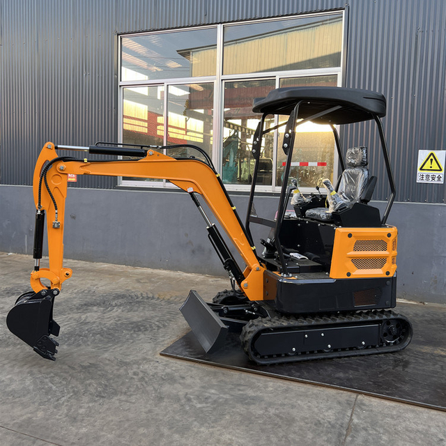 Infront Mini Small Excavators Micro Crawler 1.8 Ton Bagger Digger Mini Excavator 1 Ton 2 Ton