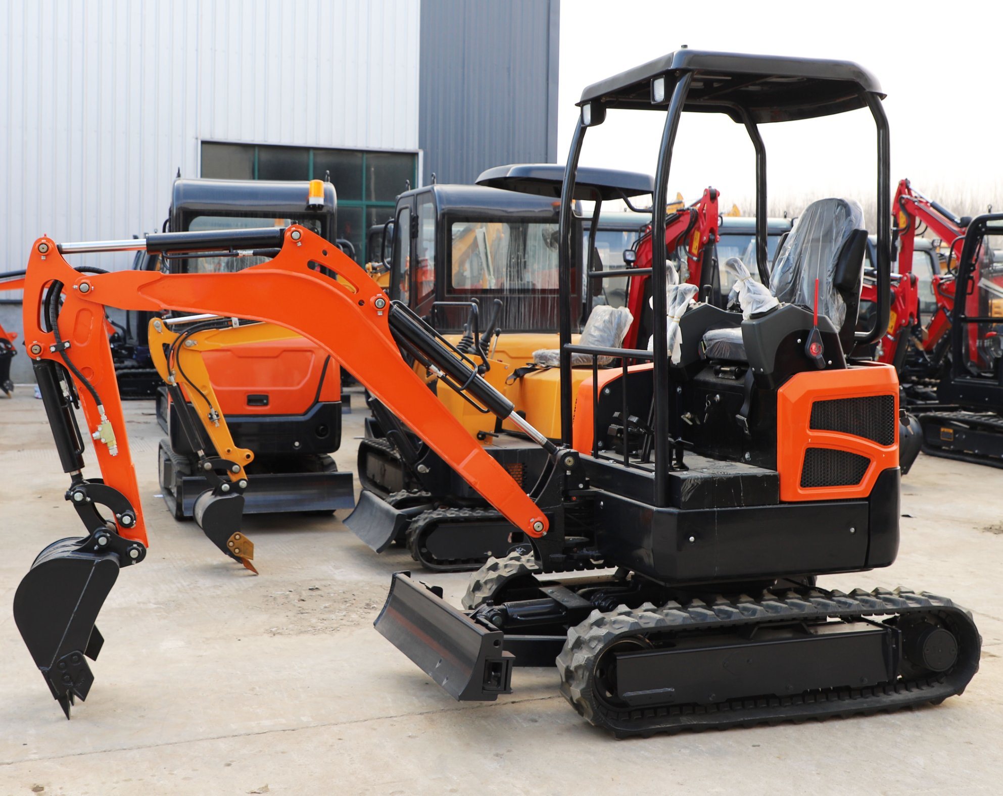 Free Shipping! Kubota/Yanmar Engine 2000kg Small Digger CE/EPA/Euro 5 Compact Mini Excavators 1 Ton Prices