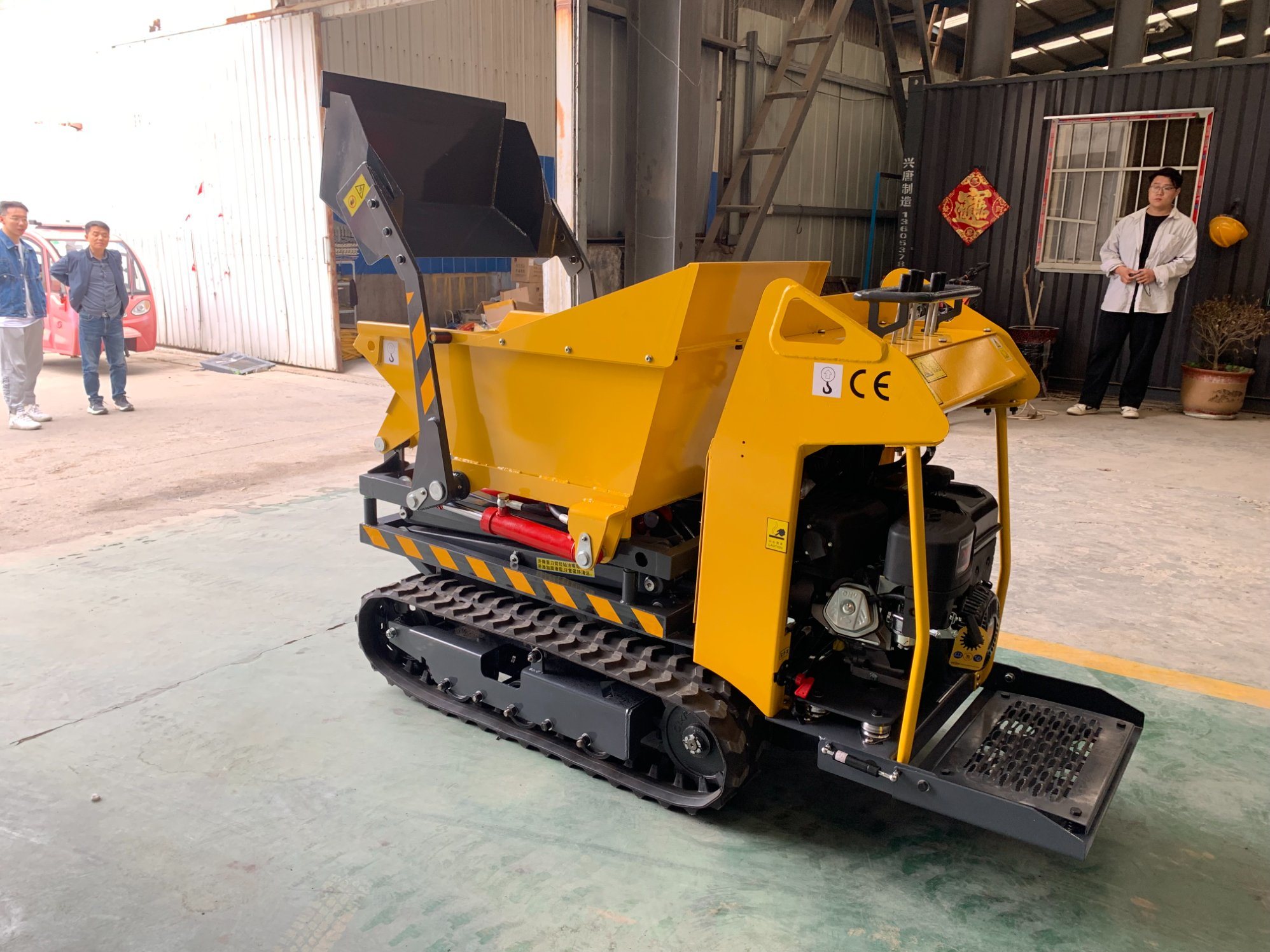 500kgs EPA Small Track Dumper Euro V Engine Garden Hydraulic Mini Dumper for Sale