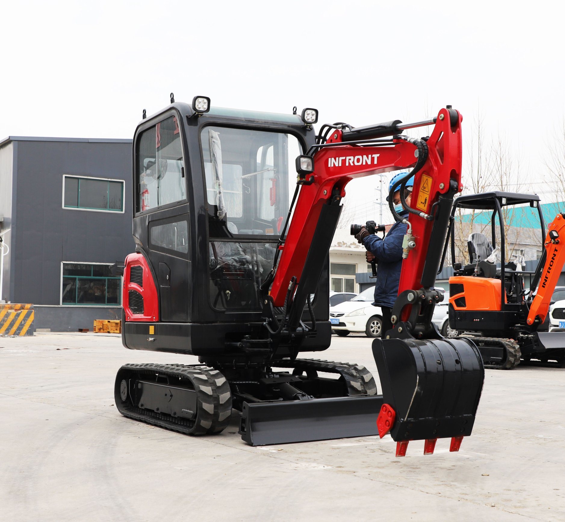 Japan Engine Approved Small Excavator 1.5 Ton 2 Ton 3.5 Ton Mini Crawler Excavator with Hydraulic Thumb Bucket