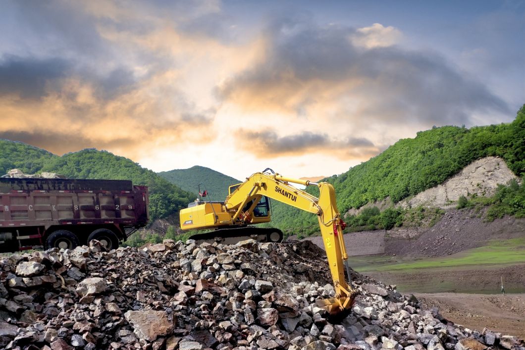 24.5 Ton Crawler Hydraulic Excavator Se245LC with Crushing Hammer