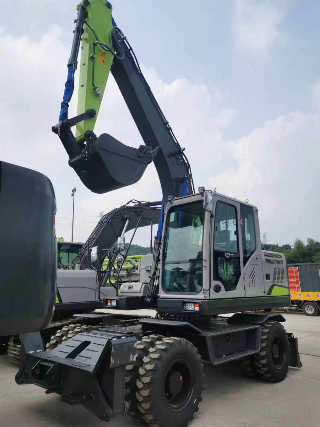 a 15-Ton Wheeled Excavator Is for Cheap Sale