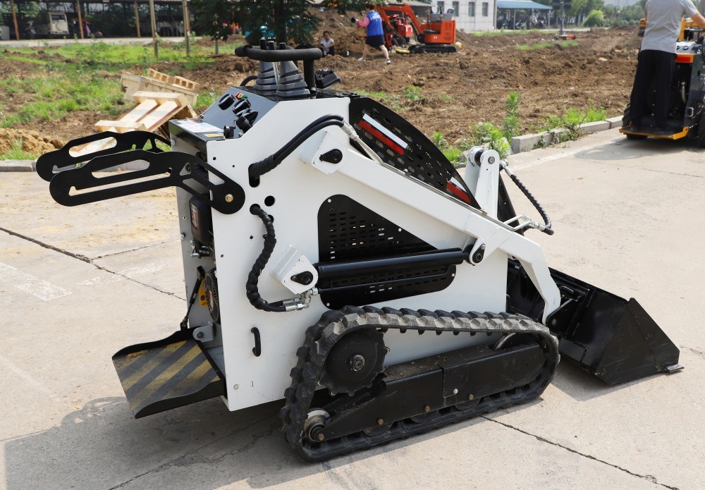 25 HP EPA CE Signed Lifting Capacity Bottom Price Mini Diesel Skid Steer Loader for Sale