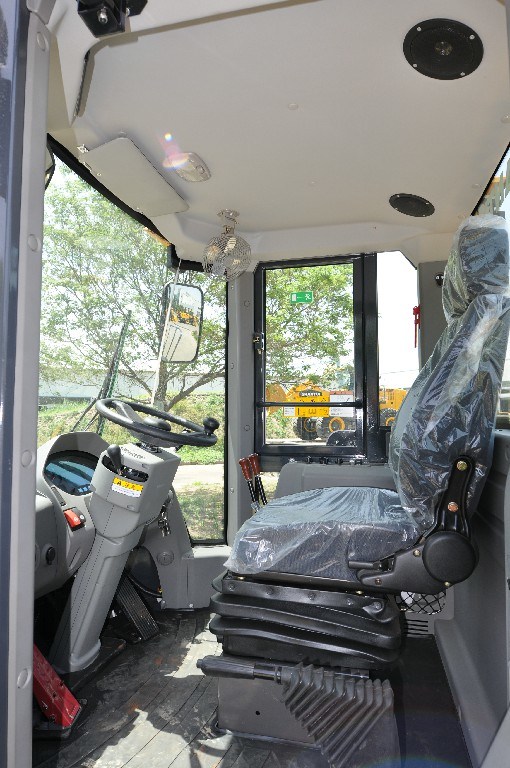 Large Infront High Cost Performance 6 Ton Wheel Loader with Factory Price