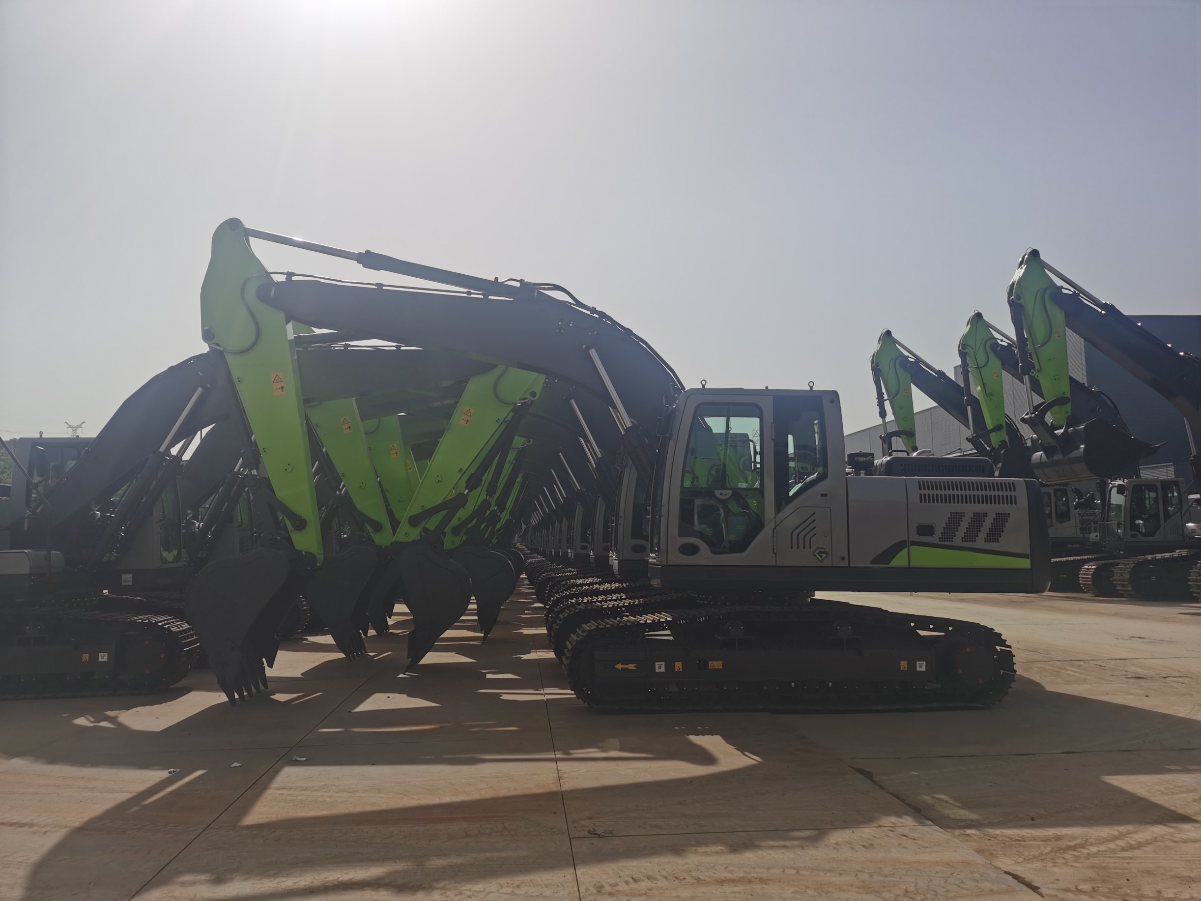 Low Price Infront Mining Construction Machinery 21 Ton High Quality Excavator