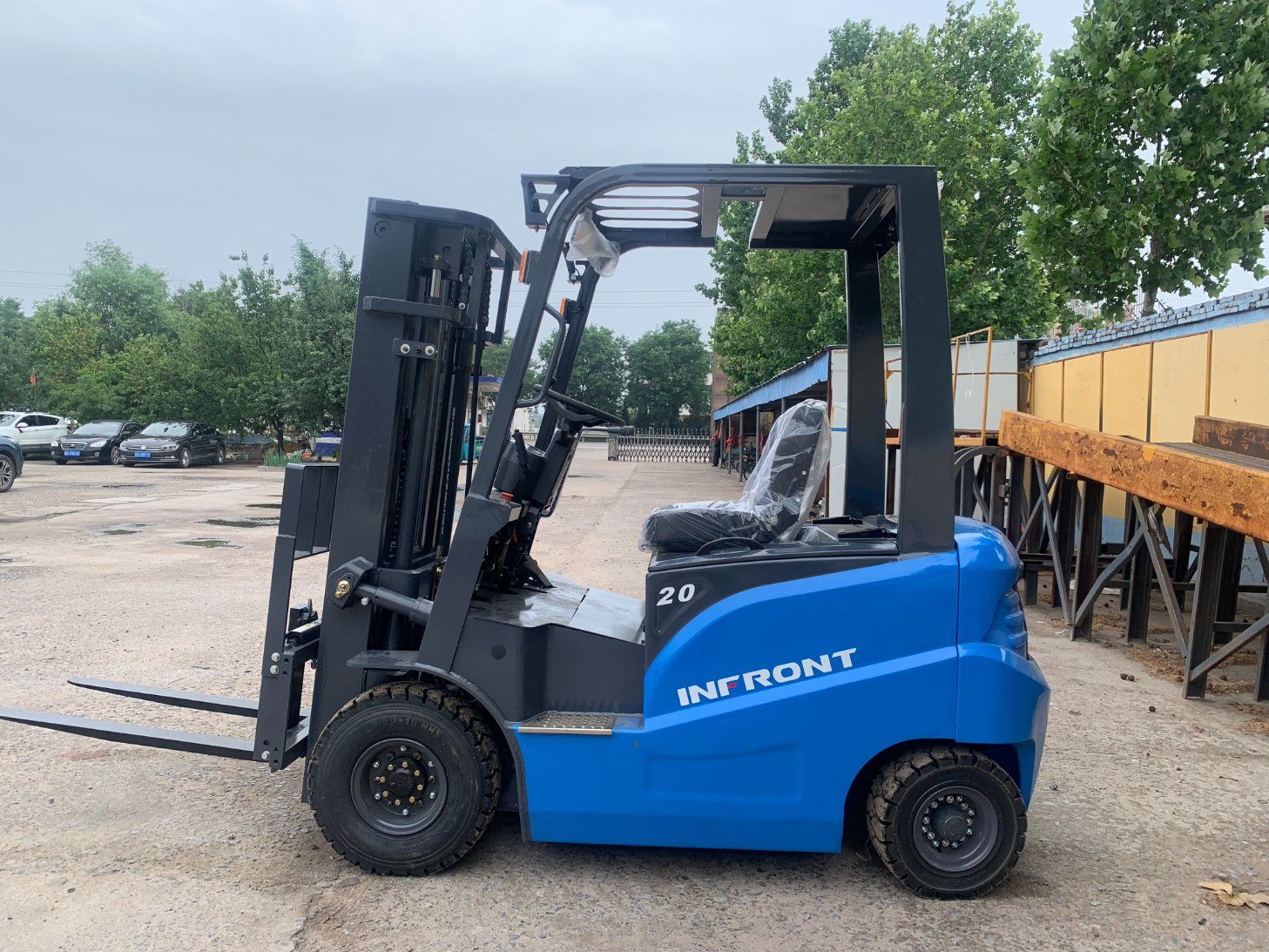 Infront Portable Small Mini Portable Forklift1 Ton 1.6 Ton 2 Ton Forklift Prices for Sale